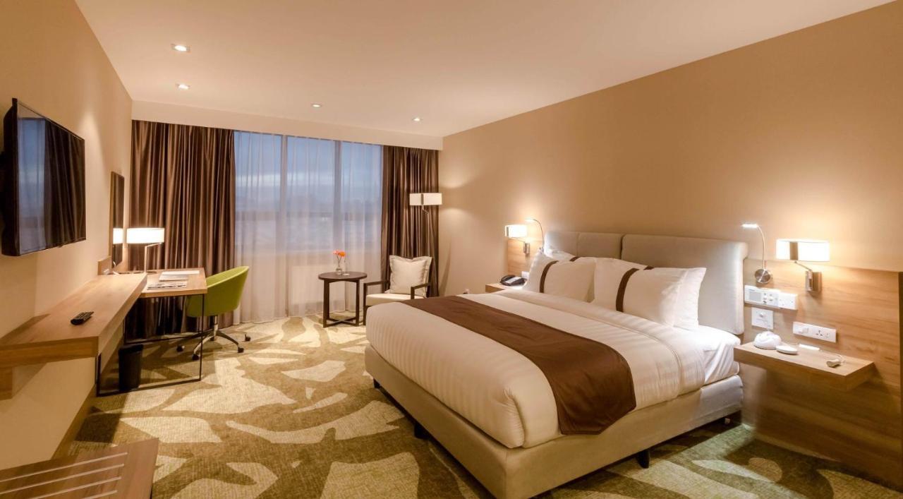 Holiday Inn Ulaanbaatar By Ihg Ngoại thất bức ảnh