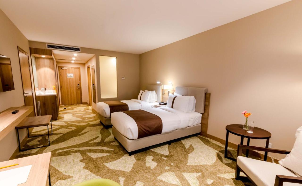 Holiday Inn Ulaanbaatar By Ihg Ngoại thất bức ảnh