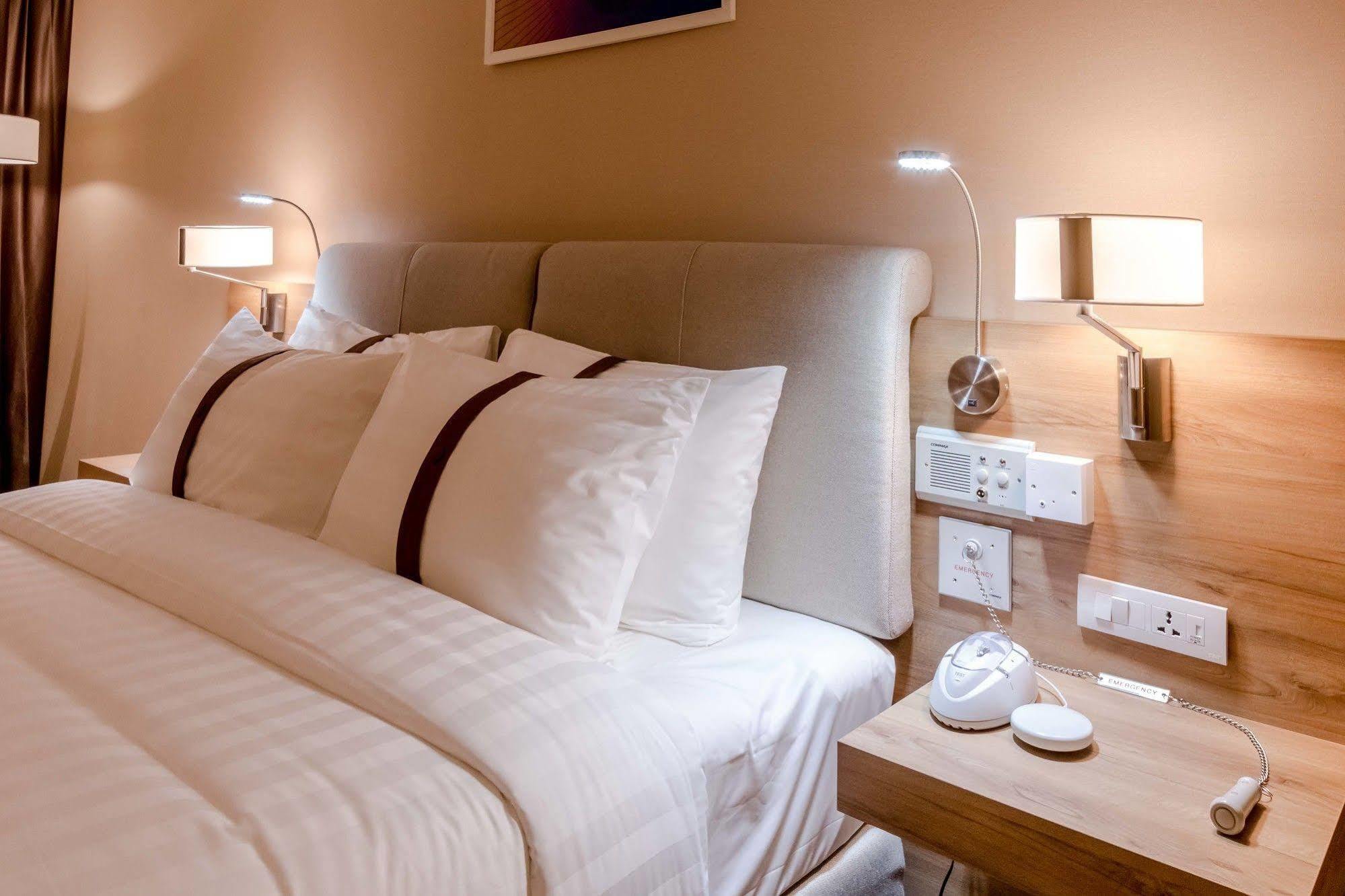 Holiday Inn Ulaanbaatar By Ihg Ngoại thất bức ảnh