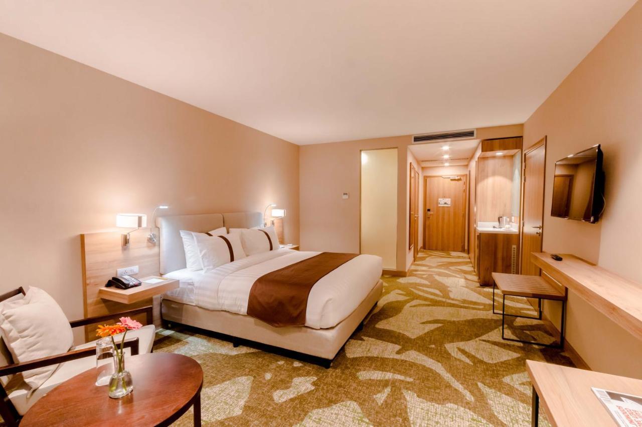 Holiday Inn Ulaanbaatar By Ihg Ngoại thất bức ảnh