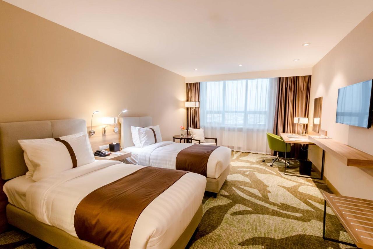 Holiday Inn Ulaanbaatar By Ihg Ngoại thất bức ảnh